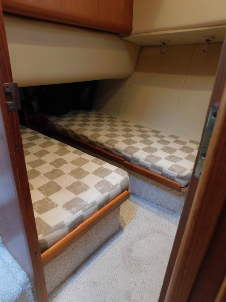 2000 Mainship 390 Trawler