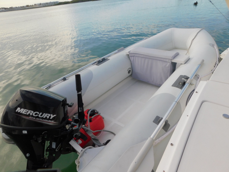 2000 Mainship 390 Trawler