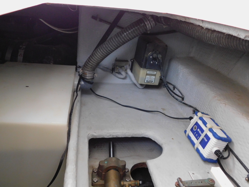 2000 Mainship 390 Trawler