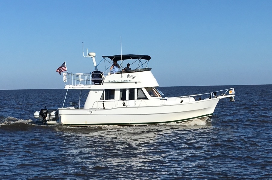2000 Mainship 390 Trawler