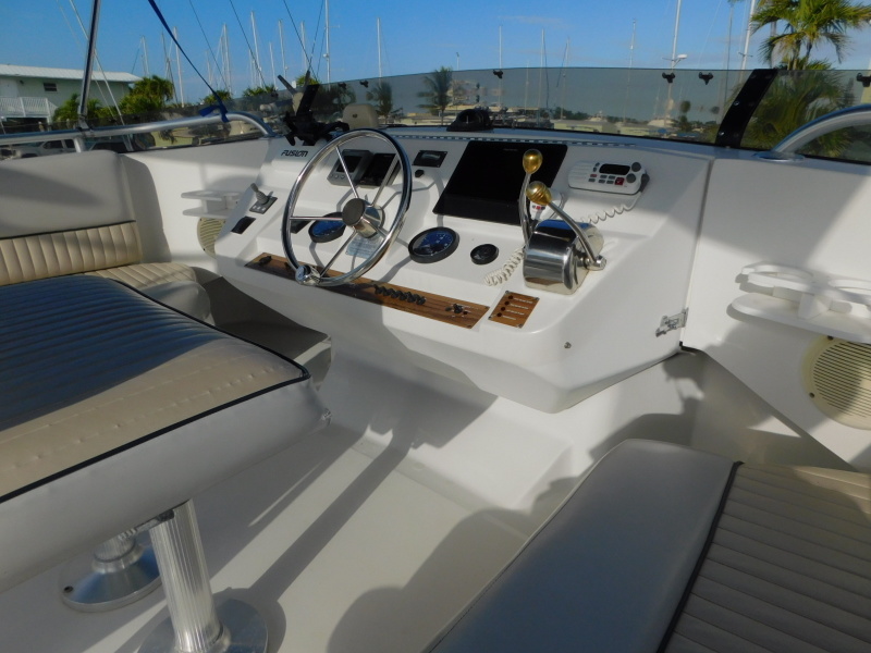 2000 Mainship 390 Trawler