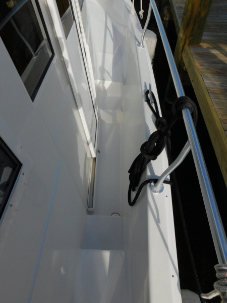 2000 Mainship 390 Trawler
