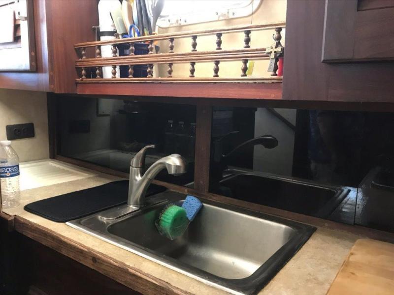 1983 Mainship 34 MK II