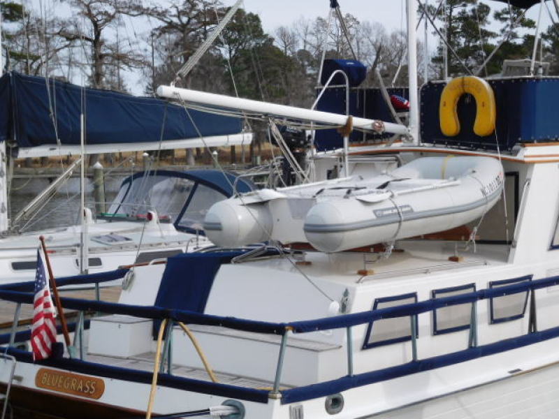 1985 Grand Banks Classic