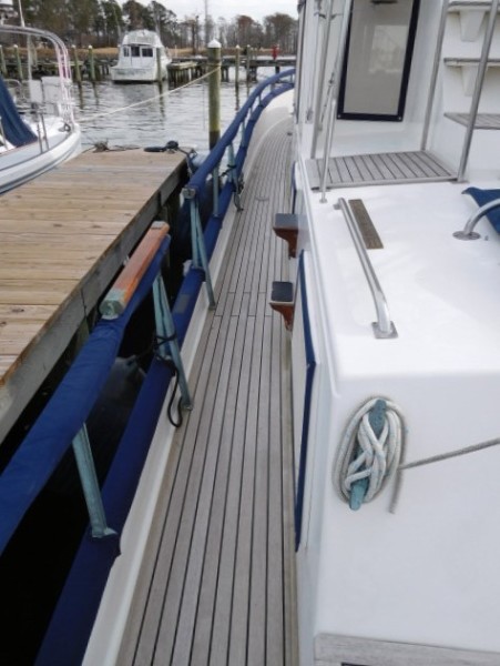 1985 Grand Banks Classic