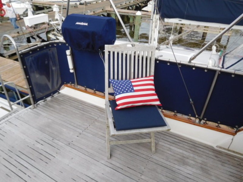 1985 Grand Banks Classic
