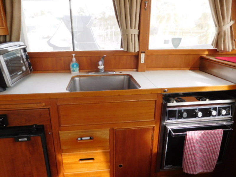 1985 Grand Banks Classic