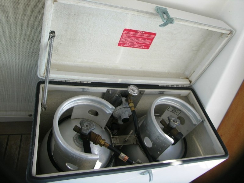 1985 DeFever Tri-Cabin