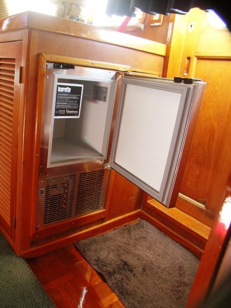 1985 DeFever Tri-Cabin