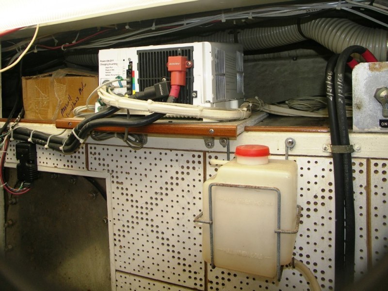 1985 DeFever Tri-Cabin