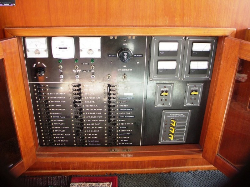 1985 DeFever Tri-Cabin