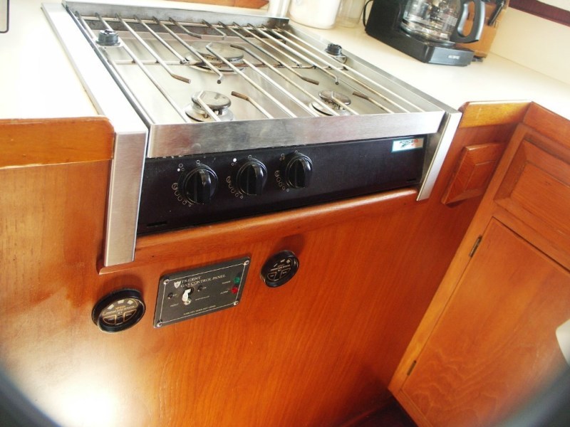 1985 DeFever Tri-Cabin