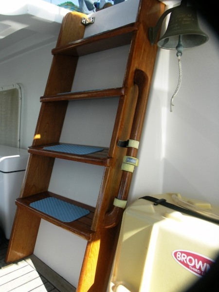 1985 DeFever Tri-Cabin