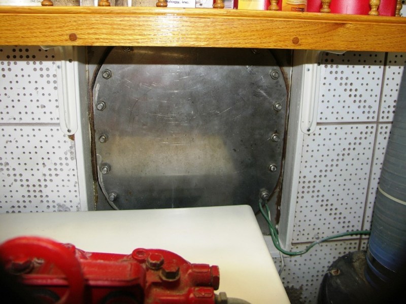 1985 DeFever Tri-Cabin