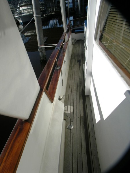 1985 DeFever Tri-Cabin