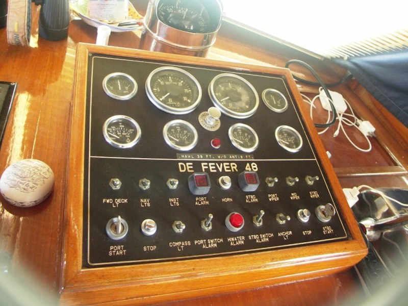 1985 DeFever Tri-Cabin