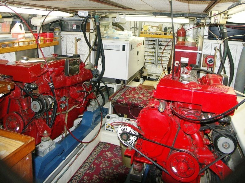 1985 DeFever Tri-Cabin