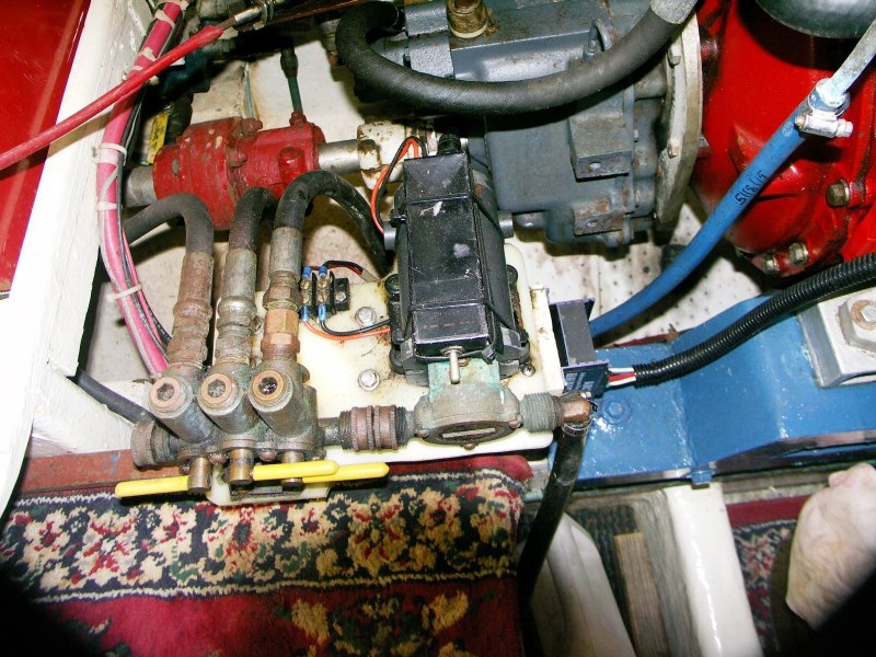 1985 DeFever Tri-Cabin