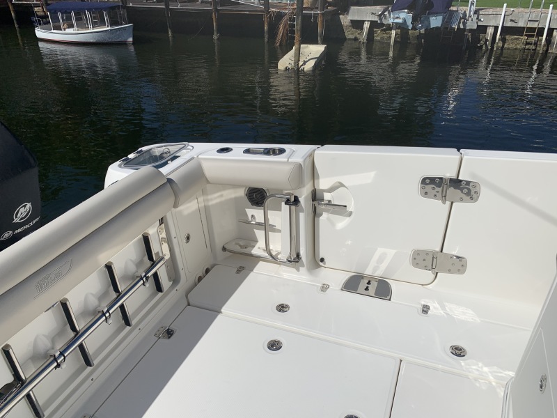35' 2017 Boston Whaler 350 Outrage