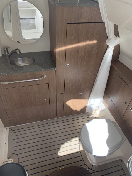 35' 2017 Boston Whaler 350 Outrage