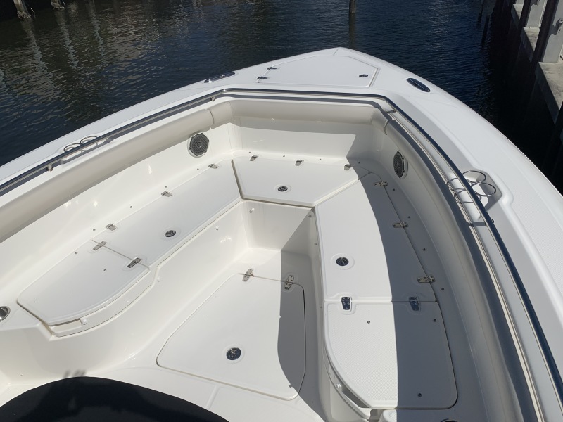 35' 2017 Boston Whaler 350 Outrage