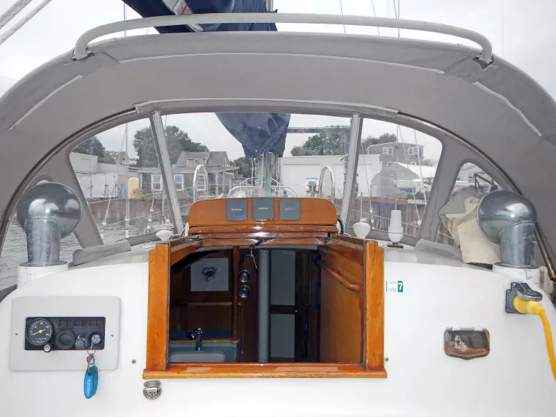 Whisper Companionway