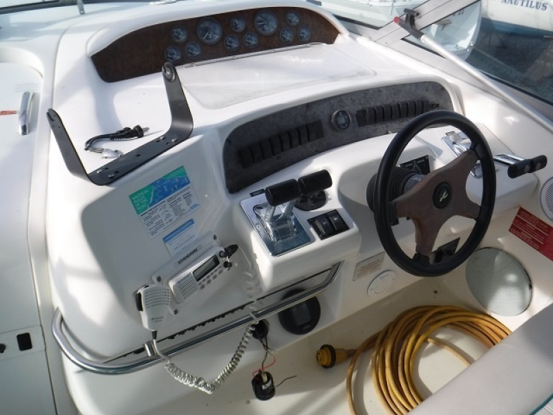 1995 Sea Ray 330 Sundancer