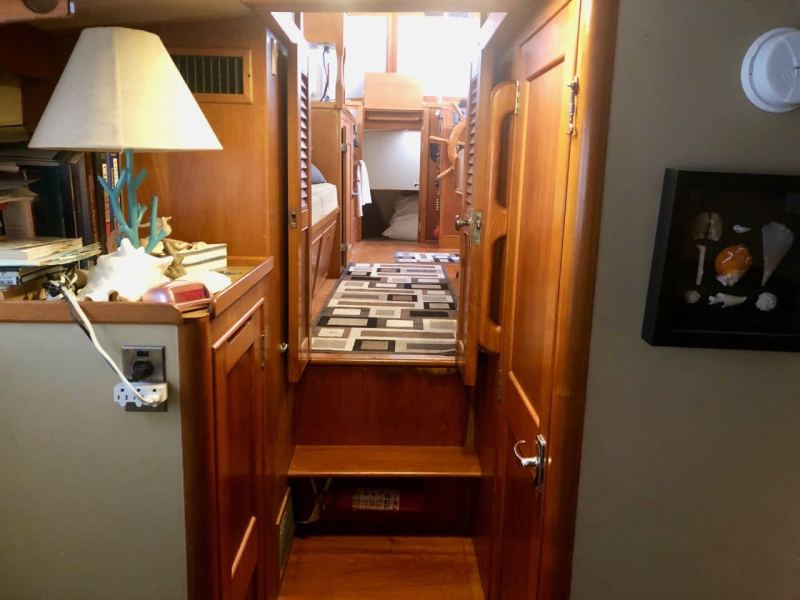 1981 Grand Banks 36