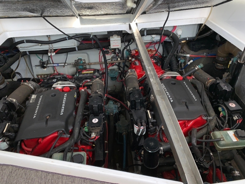 38' 2006 Doral Elegante