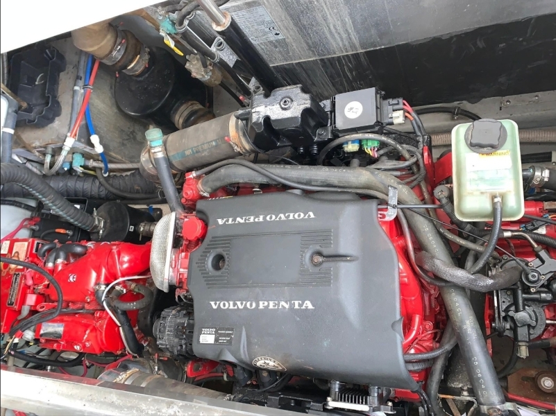 38' 2006 Doral Elegante