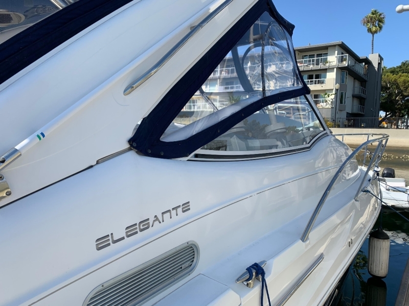 38' 2006 Doral Elegante