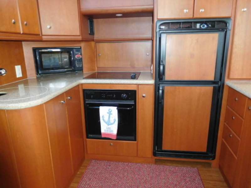 2006 Silverton Motor Yacht