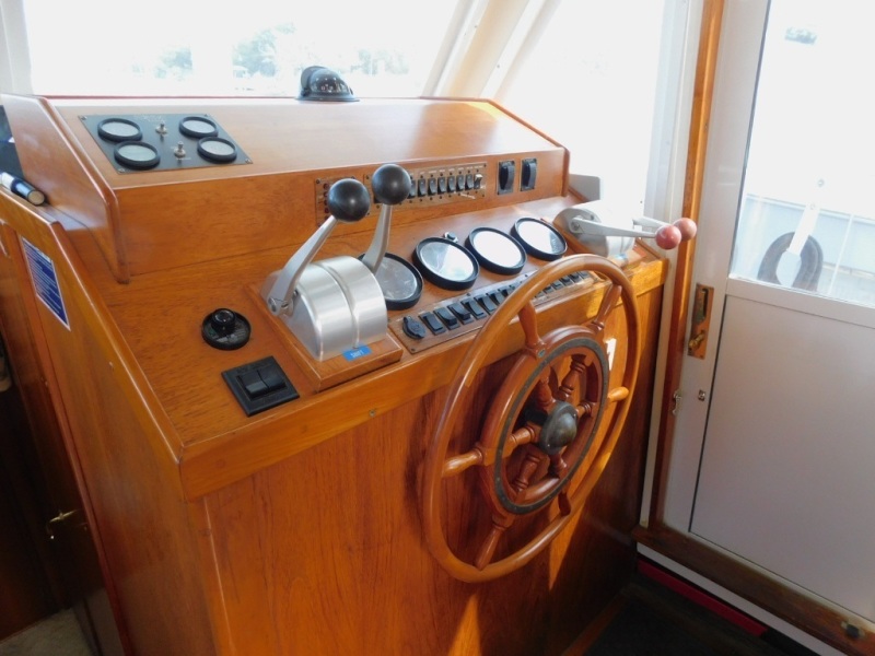 2002 Mainship 430