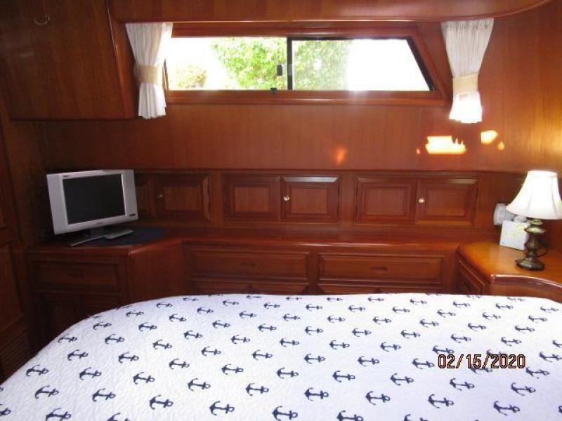 2003 Ocean Alexander 423 Classico