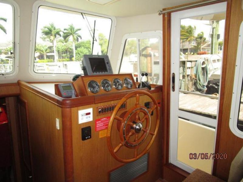 2006 Mainship "40" Trawler