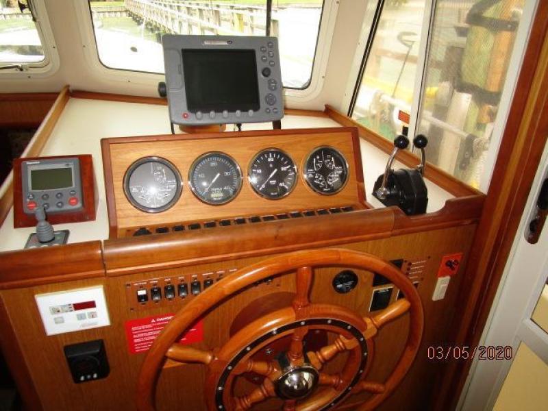 2006 Mainship "40" Trawler