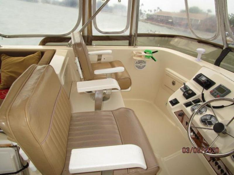 2006 Mainship "40" Trawler