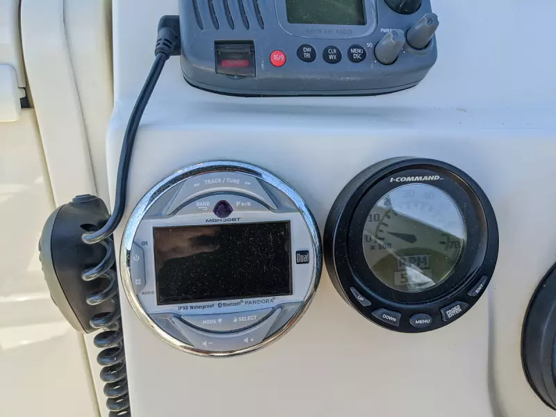 2011 Hydra-Sports 2100 WA