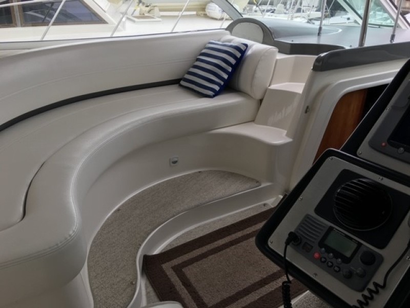 46' 2008 Cruisers Yachts 460 Express