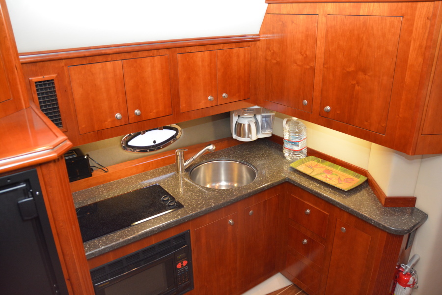 46' 2008 Cruisers Yachts 460 Express