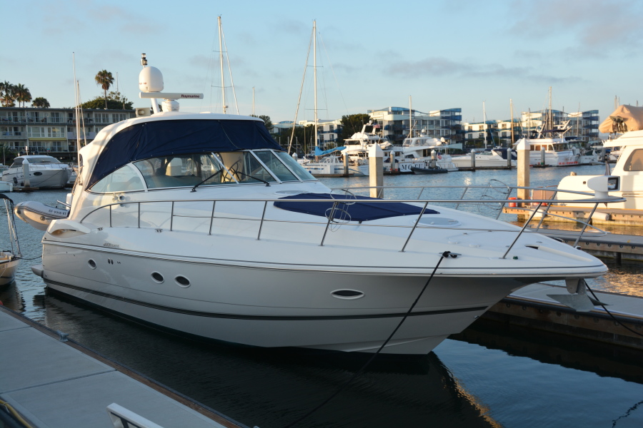 46' 2008 Cruisers Yachts 460 Express