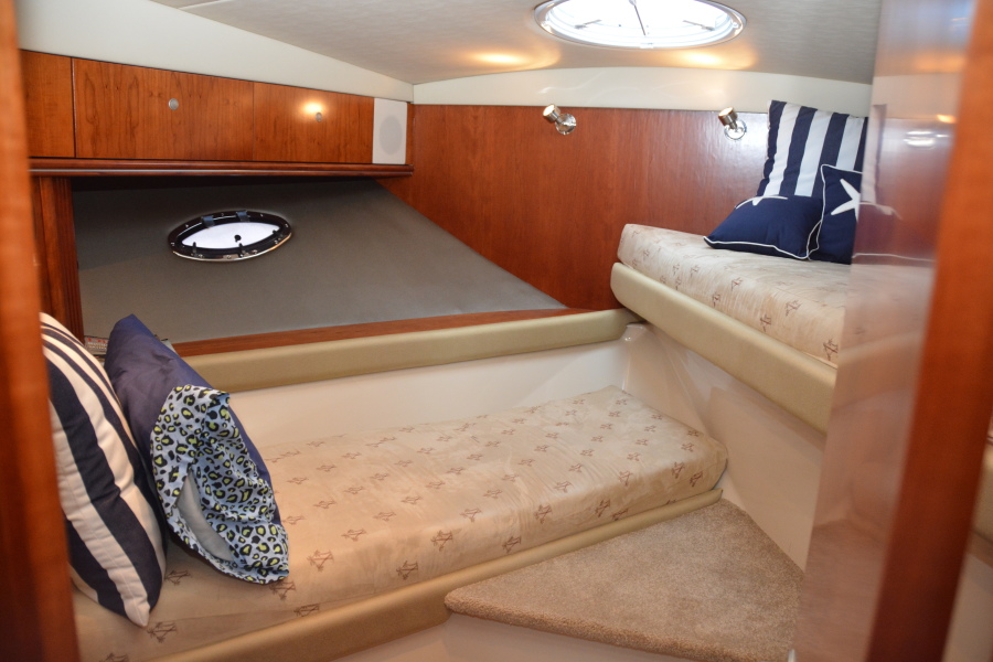 46' 2008 Cruisers Yachts 460 Express