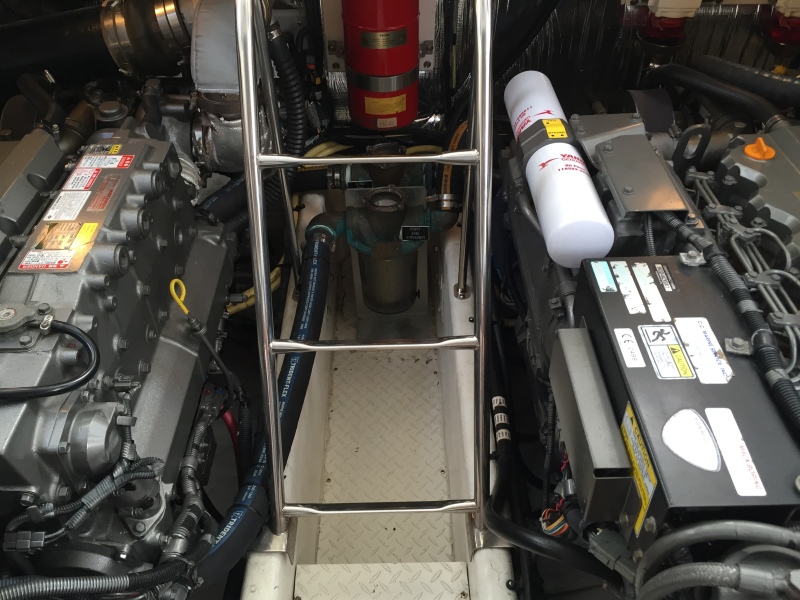 46' 2008 Cruisers Yachts 460 Express