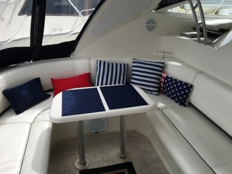 46' 2008 Cruisers Yachts 460 Express