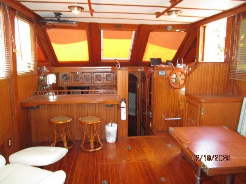 1986 Marine Trader "40" Sundeck Trawler