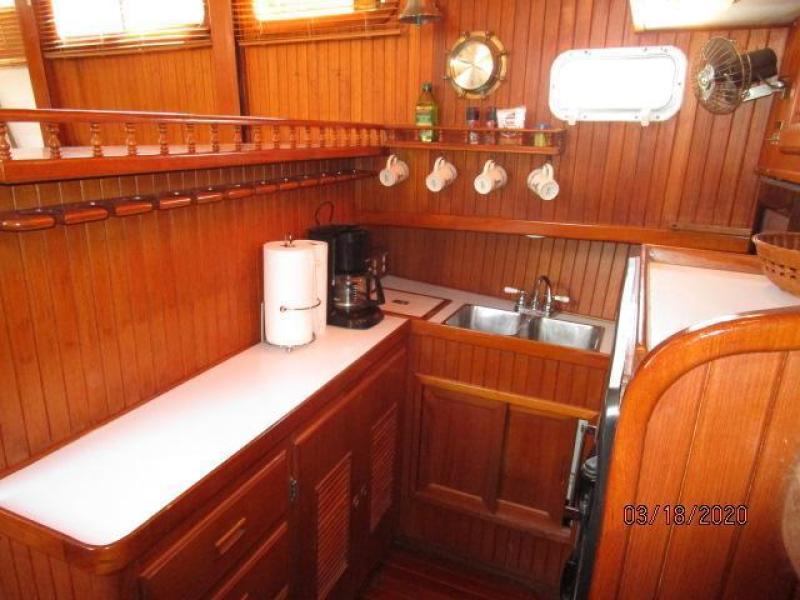 1986 Marine Trader "40" Sundeck Trawler