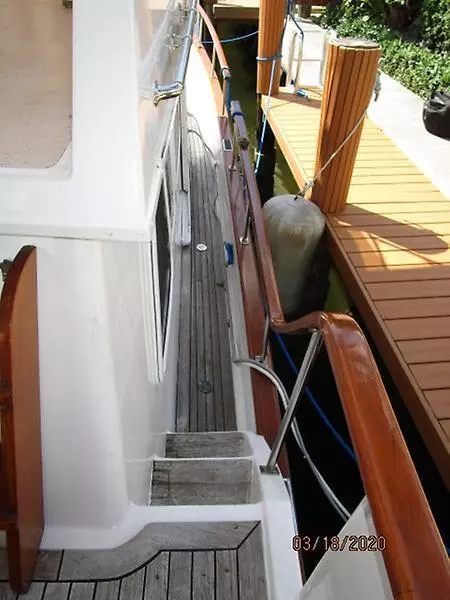 Bay Breeze 40ft Marine Trader Yacht For Sale