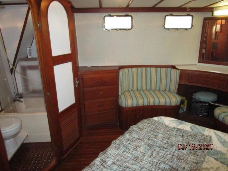 1986 Marine Trader "40" Sundeck Trawler