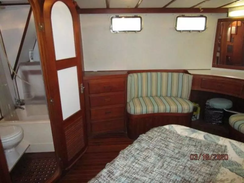 Bay Breeze 40ft Marine Trader Yacht For Sale