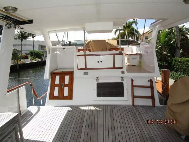 Bay Breeze 40ft Marine Trader Yacht For Sale